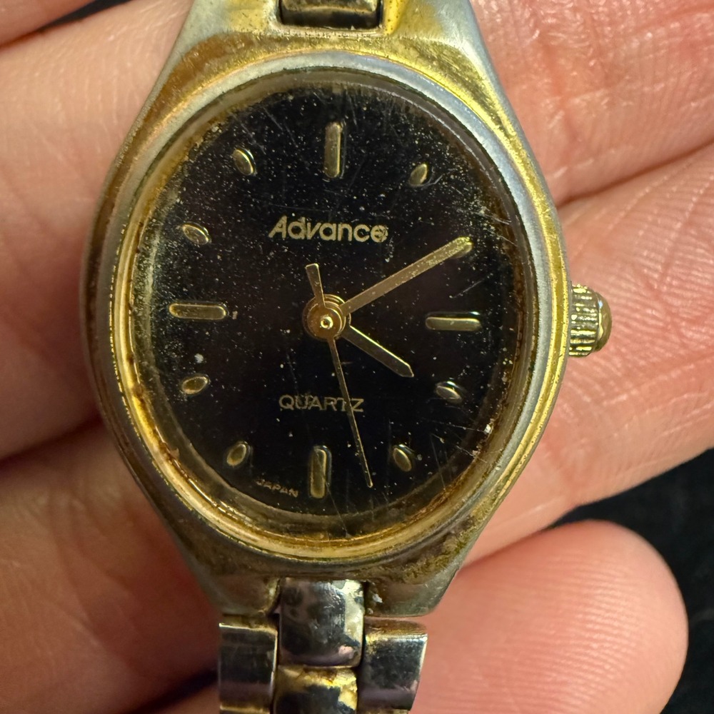 Vintage Advance Quartz Watch Two Tone Stainless Steel Black Oval Dial Hand WORKS